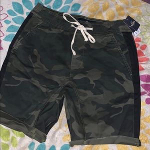 NEW! Camo shorts men’s